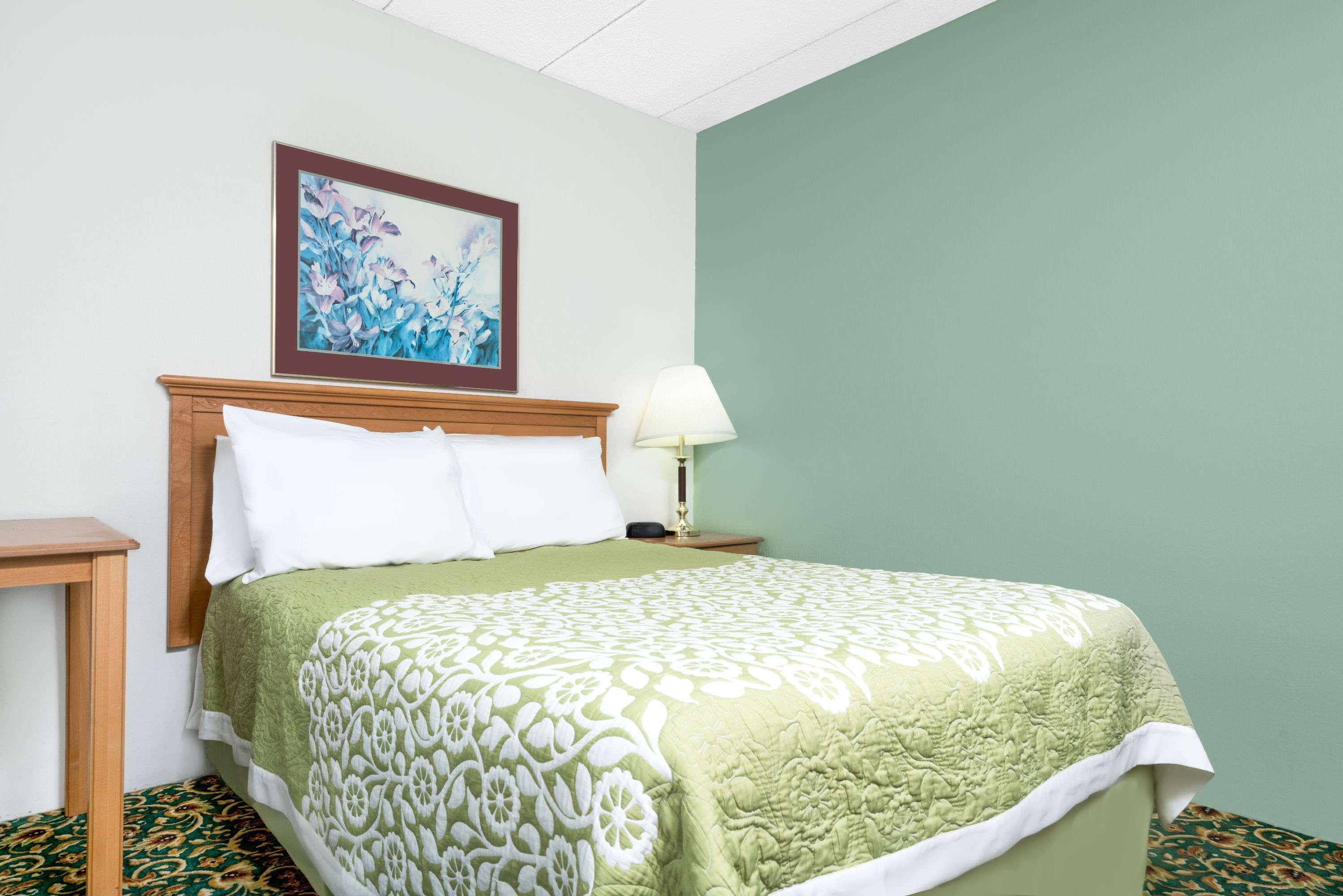 Days Inn By Wyndham St Cloud Saint Cloud Exteriör bild