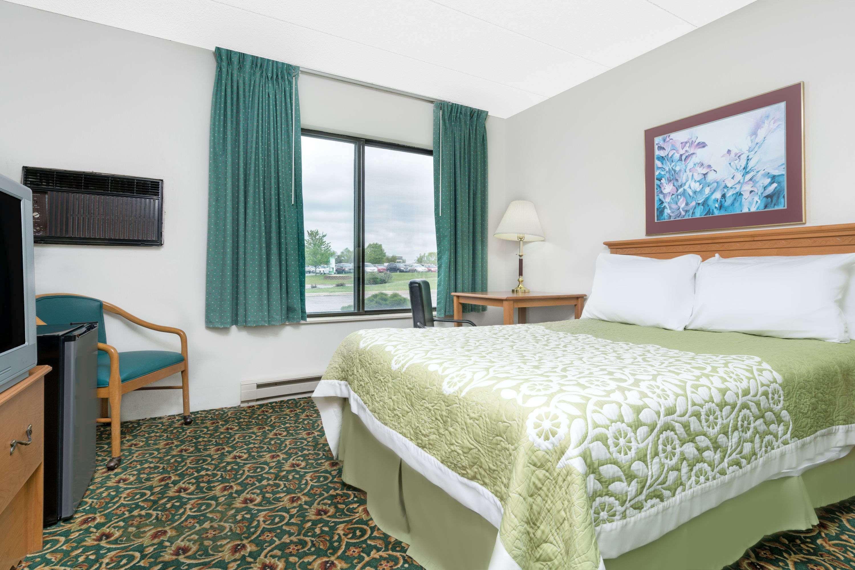 Days Inn By Wyndham St Cloud Saint Cloud Exteriör bild