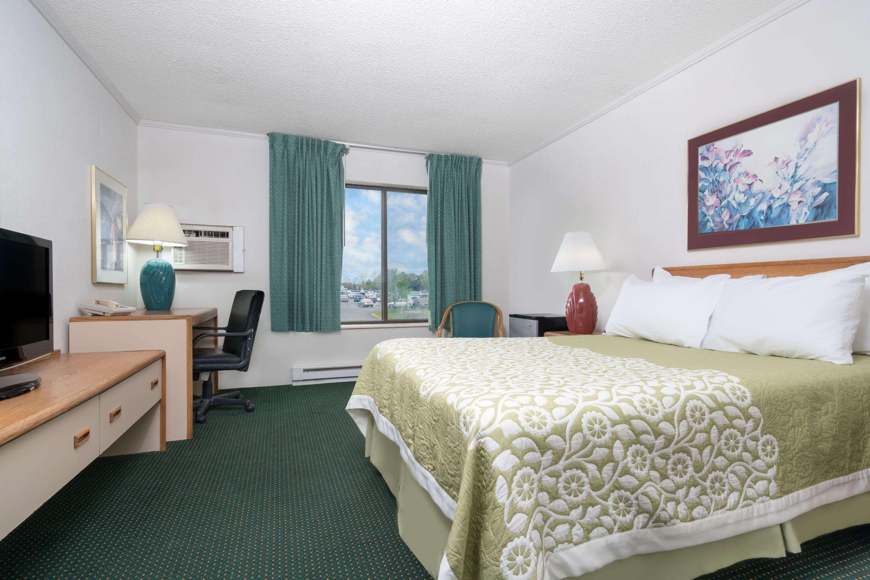 Days Inn By Wyndham St Cloud Saint Cloud Exteriör bild